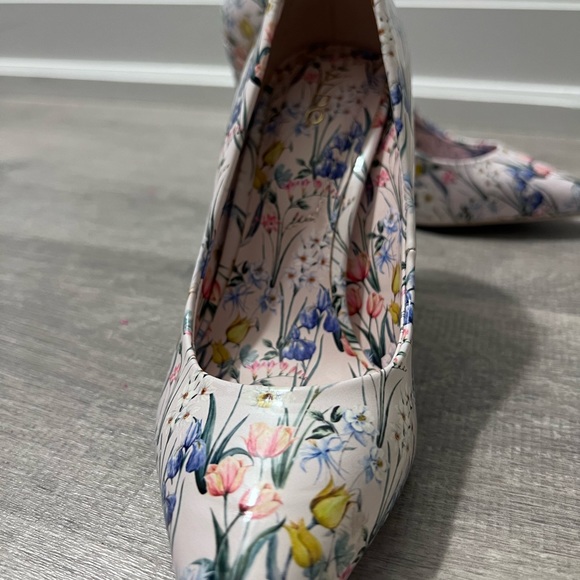 Aldo Stessyf Floral Print Pumps - Picture 4 of 11